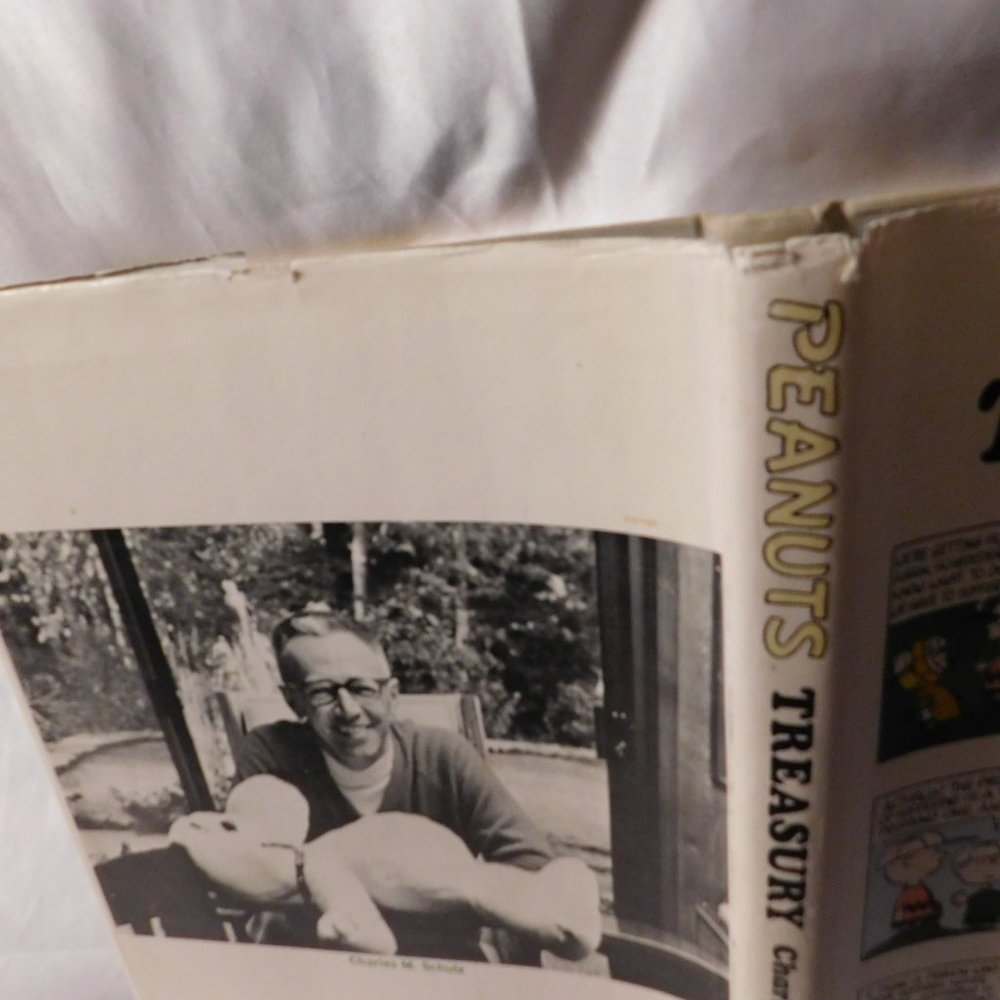 Peanuts Treasury by Charles M Schulz 1969 Hardcover Book Vintage - Picture 8 of 9